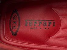 Load image into Gallery viewer, 新品未使用 TOD'S × FERRARI トッズ × フェラーリ ゴンミーニ XRM0XB0X2006GD067Y ドライビングシューズ レザー ローファー 5 1/2 赤 中古 4b010721
