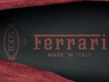 Load image into Gallery viewer, 極美品 TOD'S × FERRARI トッズ × フェラーリ ゴンミーニ XRMOLROY890RE0 ドライビングシューズ スエード ローファー サイズ6 中古 4b010725