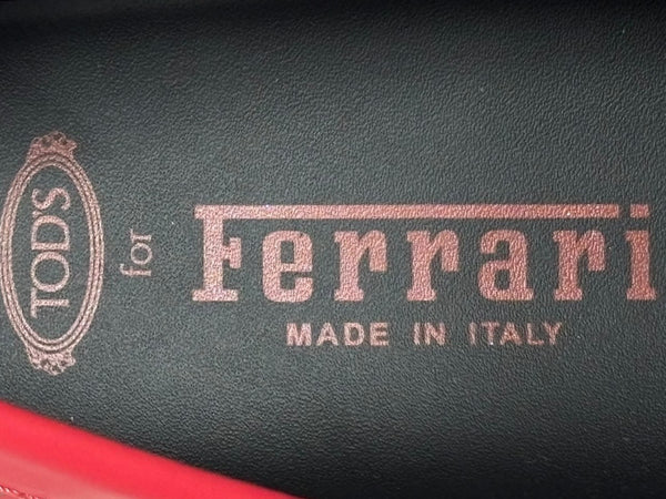 極美品 TOD'S × FERRARI トッズ × フェラーリ ゴンミーニ XRM0LR0EG50PZ60XBF ドライビングシューズ レザー ローファー サイズ6 赤 中古 4b010726