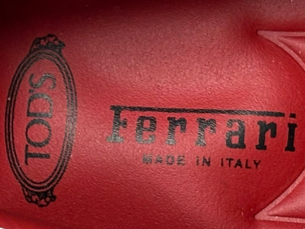 極美品 TOD'S × FERRARI トッズ × フェラーリ ゴンミーニ XRM0GW0K530RQ23404 ドライビングシューズ スエード ローファー サイズ5.5 中古 4b010722