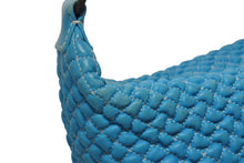 Load image into Gallery viewer, BOTTEGA VENETA ボッテガヴェネタ イントレチャート ワンショルダーバッグ ハンドバッグ ブルー 美品 中古 4b010802