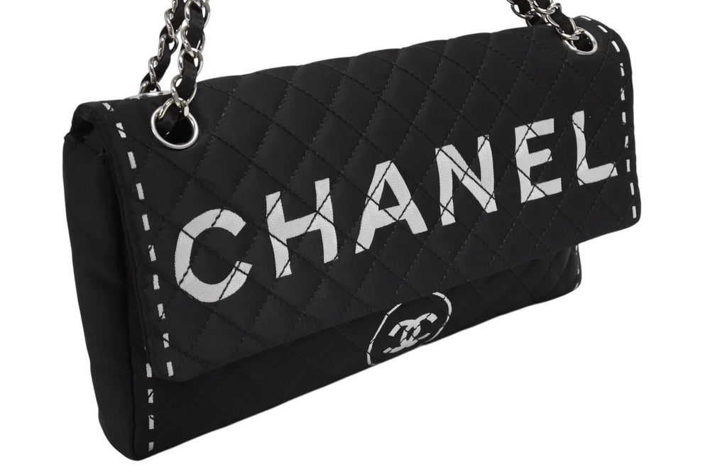 極美品 CHANEL シャネル マトラッセ デカココロゴ チェーンショルダーバッグ シングルフラップ 11番台 ブラック ホワイト シルバー金具 中古 4b010893