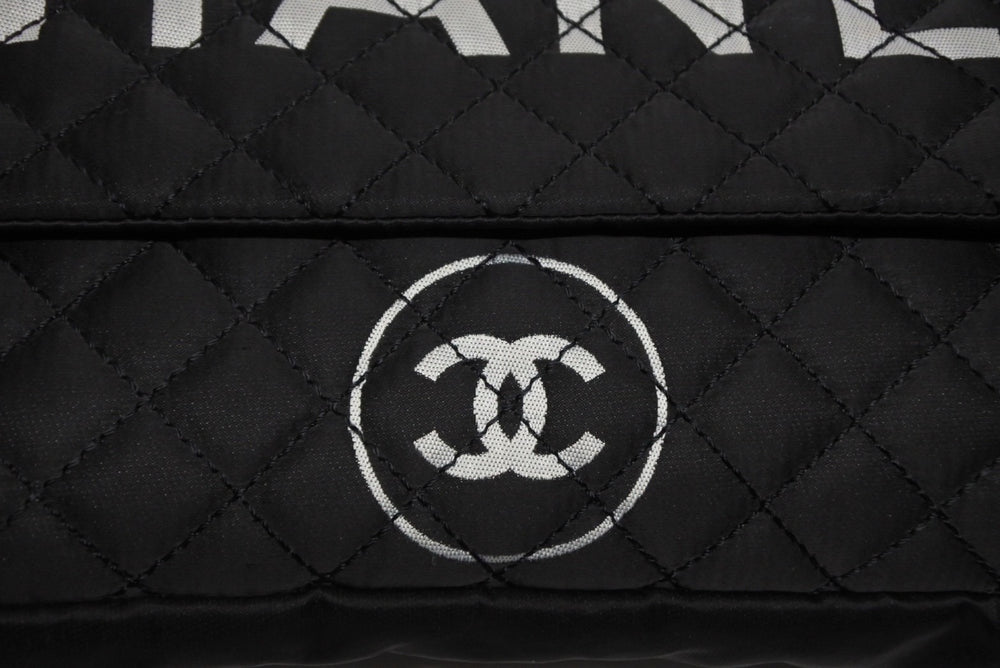 極美品 CHANEL シャネル マトラッセ デカココロゴ チェーンショルダーバッグ シングルフラップ 11番台 ブラック ホワイト シルバー金具 中古 4b010893