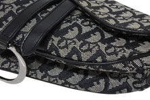 Load image into Gallery viewer, Christian Dior クリスチャンディオール ガリアーノ期 トロッター サドルバッグ ブラック シルバー金具 ロゴ 美品 中古 4b010955