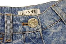 Load image into Gallery viewer, 極美品 CHANEL シャネル ココマーク ワイドデニムパンツ スパンコール刺繍 P75557V67154 コットン ブルー ゴールド サイズ36 中古 4b001103