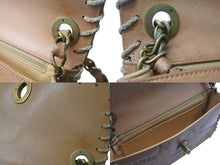 Load image into Gallery viewer, CHANEL シャネル ベースボールステッチ チェーンショルダーバッグ ココマーク エンボス加工 レザー ゴールド金具 ブラウン 美品 中古 4b001110