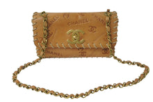 Load image into Gallery viewer, CHANEL シャネル ベースボールステッチ チェーンショルダーバッグ ココマーク エンボス加工 レザー ゴールド金具 ブラウン 美品 中古 4b001110