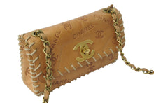 Load image into Gallery viewer, CHANEL シャネル ベースボールステッチ チェーンショルダーバッグ ココマーク エンボス加工 レザー ゴールド金具 ブラウン 美品 中古 4b001110