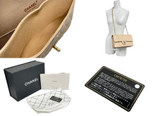 Load image into Gallery viewer, 新品同様 CHANEL シャネル マトラッセ25 Wフラップ Wチェーンショルダーバッグ 14番台 キャビアスキン ベージュ ゴールド金具 中古 4b011124