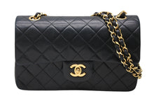 Load image into Gallery viewer, CHANEL シャネル マトラッセ23 Wフラップ Wチェーンショルダーバッグ 1番台 ラムスキン ココマーク ブラック 美品 中古 4b011125