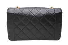 Load image into Gallery viewer, CHANEL シャネル ダイアナ25 マトラッセチェーンショルダーバッグ ココマーク 3番台 ラムスキン ブラウン ゴールド 美品 中古 4b011126