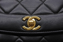Load image into Gallery viewer, CHANEL シャネル ダイアナ25 マトラッセチェーンショルダーバッグ ココマーク 3番台 ラムスキン ブラウン ゴールド 美品 中古 4b011126