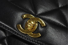 Load image into Gallery viewer, CHANEL シャネル ダイアナ25 マトラッセチェーンショルダーバッグ ココマーク 3番台 ラムスキン ブラウン ゴールド 美品 中古 4b011126