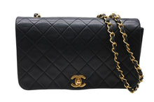 Load image into Gallery viewer, CHANEL シャネル マトラッセ 23cm フルフラップ ターンロック 1番台 ショルダーバッグ ラムスキン ブラック 美品 中古 4b011127
