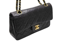 Load image into Gallery viewer, CHANEL シャネル マトラッセ23 Wフラップ Wチェーンショルダーバッグ 2番台 ラムスキン ココマーク ブラック 美品 中古 4b011128