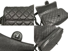 Load image into Gallery viewer, CHANEL シャネル デカマトラッセ シングルフラップ シルバー 22番台 キャビアスキン シルバー金具 美品 中古 4b011129