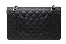 Load image into Gallery viewer, 極美品 CHANEL シャネル マトラッセ25 Wフラップ Wチェーンショルダーバッグ ブラック 22番台 キャビアスキン ココマーク ゴールド金具 中古 4b011131