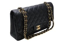 Load image into Gallery viewer, 極美品 CHANEL シャネル マトラッセ25 Wフラップ Wチェーンショルダーバッグ ブラック 22番台 キャビアスキン ココマーク ゴールド金具 中古 4b011131