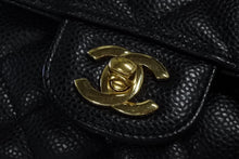 Load image into Gallery viewer, 極美品 CHANEL シャネル マトラッセ25 Wフラップ Wチェーンショルダーバッグ ブラック 22番台 キャビアスキン ココマーク ゴールド金具 中古 4b011131