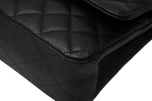 Load image into Gallery viewer, 極美品 CHANEL シャネル マトラッセ25 Wフラップ Wチェーンショルダーバッグ ブラック 22番台 キャビアスキン ココマーク ゴールド金具 中古 4b011131