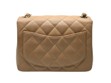 Load image into Gallery viewer, 極美品 CHANEL シャネル ミニマトラッセ ベージュ キャビアスキン 8番台 ラムスキン ショルダーバッグ 中古 4b011132