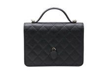 Load image into Gallery viewer, 新品未使用 CHANEL シャネル チェーンウォレット 財布 ランダム番台 ココマーク キャビアスキン キルティング ゴールド金具 中古 4b011145