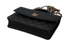 Load image into Gallery viewer, 新品未使用 CHANEL シャネル チェーンウォレット 財布 ランダム番台 ココマーク キャビアスキン キルティング ゴールド金具 中古 4b011145