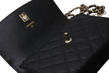 Load image into Gallery viewer, 新品未使用 CHANEL シャネル チェーンウォレット 財布 ランダム番台 ココマーク キャビアスキン キルティング ゴールド金具 中古 4b011145