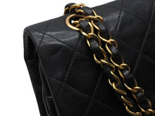 Load image into Gallery viewer, CHANEL シャネル マトラッセ25 Wフラップ Wチェーンショルダーバッグ ココマーク ラムスキン ブラック ゴールド金具 美品 中古 4b010960