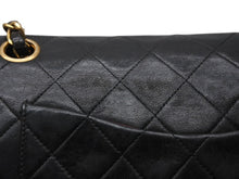 Load image into Gallery viewer, CHANEL シャネル マトラッセ25 Wフラップ Wチェーンショルダーバッグ ココマーク ラムスキン ブラック ゴールド金具 美品 中古 4b010960