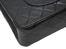 Load image into Gallery viewer, CHANEL シャネル マトラッセ25 Wフラップ Wチェーンショルダーバッグ ココマーク ラムスキン ブラック ゴールド金具 美品 中古 4b010960