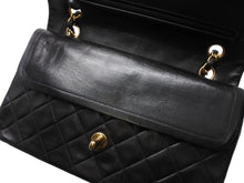 Load image into Gallery viewer, CHANEL シャネル マトラッセ25 Wフラップ Wチェーンショルダーバッグ ココマーク ラムスキン ブラック ゴールド金具 美品 中古 4b010960
