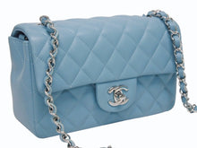 Load image into Gallery viewer, 新品同様 CHANEL シャネル ミニマトラッセ19 ターコイズ ブルー ランダム ラムスキン ココマーク シルバー金具 中古 4b011173