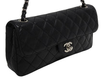 Load image into Gallery viewer, 極美品 CHANEL シャネル イーストウエスト ショルダーバッグ キャビアスキン 9番台 黒×シルバー 中古 4b011165