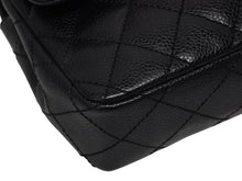 Load image into Gallery viewer, 極美品 CHANEL シャネル イーストウエスト ショルダーバッグ キャビアスキン 9番台 黒×シルバー 中古 4b011165
