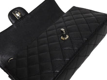 Load image into Gallery viewer, 極美品 CHANEL シャネル イーストウエスト ショルダーバッグ キャビアスキン 9番台 黒×シルバー 中古 4b011165
