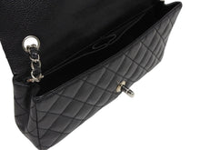 Load image into Gallery viewer, 極美品 CHANEL シャネル イーストウエスト ショルダーバッグ キャビアスキン 9番台 黒×シルバー 中古 4b011165