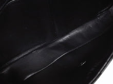 Load image into Gallery viewer, 極美品 CHANEL シャネル イーストウエスト ショルダーバッグ キャビアスキン 9番台 黒×シルバー 中古 4b011165