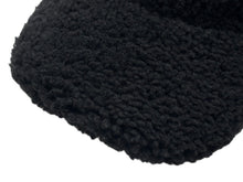 Load image into Gallery viewer, 極美品 CHANEL シャネル 25AW ムートンキャップ ハット 帽子 AAB264 ココマーク ブラック ホワイト 中古 4b010861