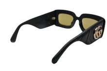 Load image into Gallery viewer, 極美品 GUCCI グッチ バッドマンモデル サングラス GGロゴ GG0816S レザー ブラック イエロー ゴールド金具 サイズ52◻︎22 145 中古 4b011288