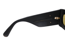 Load image into Gallery viewer, 極美品 GUCCI グッチ バッドマンモデル サングラス GGロゴ GG0816S レザー ブラック イエロー ゴールド金具 サイズ52◻︎22 145 中古 4b011288