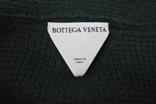 Load image into Gallery viewer, 極美品 BOTTEGAVENETA ボッテガヴェネタ Vネックカーディガン 670132 V0Z40 グリーン ウール サイズL 中古 4b011336