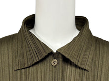 Load image into Gallery viewer, 極美品 ISSEY MIYAKE イッセイミヤケ PLEATS PLEASE プリーツプリーズ 長袖シャツ PP91-JJ203 サイズ4 カーキ 中古 4b010935