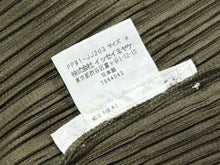 Load image into Gallery viewer, 極美品 ISSEY MIYAKE イッセイミヤケ PLEATS PLEASE プリーツプリーズ 長袖シャツ PP91-JJ203 サイズ4 カーキ 中古 4b010935