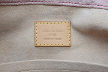 Load image into Gallery viewer, 極美品 LOUIS VUITTON ルイヴィトン サンレイ ハンドバッグ M40416 モノグララム デニム レザー ピンク グラデーション 中古 4b011353