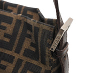Load image into Gallery viewer, FENDI フェンディ ズッカ柄 ワンショルダーバッグ イタリア製 キャンバス レザー ブラウン シルバー金具 美品 中古 4b011245