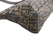 Load image into Gallery viewer, FENDI フェンディ ズッカ柄 ワンショルダーバッグ イタリア製 キャンバス レザー ブラウン シルバー金具 美品 中古 4b011245