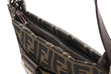 Load image into Gallery viewer, FENDI フェンディ ズッカ柄 ワンショルダーバッグ イタリア製 キャンバス レザー ブラウン シルバー金具 美品 中古 4b011245