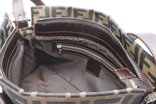 Load image into Gallery viewer, FENDI フェンディ ズッカ柄 ワンショルダーバッグ イタリア製 キャンバス レザー ブラウン シルバー金具 美品 中古 4b011245
