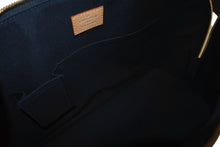 Load image into Gallery viewer, 新品同様 LOUIS VUITTON ルイヴィトン アルマGM ハンドバッグ M91612 モノグラム ヴェルニ ブルーニュイ ゴールド金具 中古 4b011391